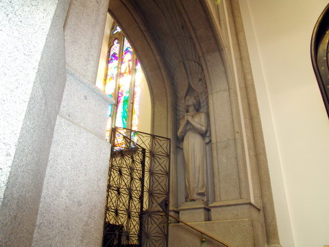 Entrada de uma capela lateral